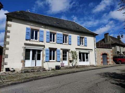 En exclusivité sur le secteur de St Privat, 19 220 Cédric COVERGNAT vous proposent une maison individuelle idéalement située au centre du bourg, avec toutes les commodités accessible à pied, supérette , pharmacie, boulangerie etc. Cette agréable mais...