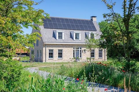 Im Urlaub in der Family Villa New Zealand können Sie Luxus und Geselligkeit genießen. Dieses geräumige Familienhaus für 8 Personen liegt versteckt hinter den Bäumen. Dieses idyllische Urlaubsziel liegt im Norden von Texel, nahe dem Wattenmeer. Innerh...