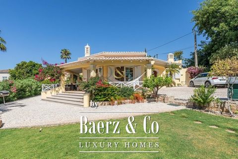 Stunning villa located in the area of Vale Formoso with breathtaking views to the coast, this beautifully maintained property is now available for sale the ground floor comprises 2 spacious bedrooms en suite bathrooms, spacious and very bright living...