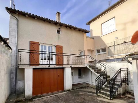 This beautiful townhouse is within a walking distance of the marketplace of Charroux, with restaurants and local shops. The ground floor is comprised of the kitchen/dining room, a living room with a fireplace and access to a large balcony facing the ...