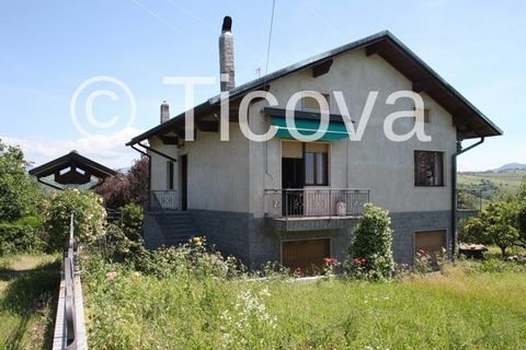 930 I -PIEMONTE-TORTONA-MONTEGIOCO: Ticova Immobiliare offers for sale a spacious detached house surrounded by greenery with a plot of approx. 14,459 m2, located in the renowned region of the Tortona hills and more precisely in the mountain community...