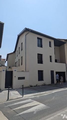 The notarial office Notaire Lyon BUGEAUD, SARL, SCP offers you: House/villa for sale in Immo-interactif - - - - - - - - - - - - - - - - - - - - - - Property address: 28 Rue Ferdinand Buisson 69003 LYON 3- - - - - - - - - - - - - - - - - - - - - - LYO...