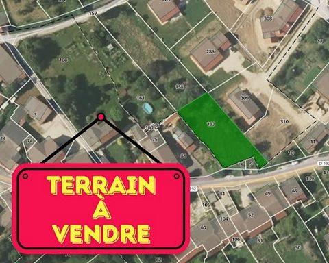 70190 RECOLOGNE LES RIOZ (10 min de RIOZ, 25 min de VESOUL, 40 min de BESANCON) Vanessa CRETIN vous propose en EXCLUSIVITÉ : Terrain Plat Constructible de 1054 m² au centre d'un ravissant village, proche de RIOZ et de son nouvel axe direct vers BESAN...