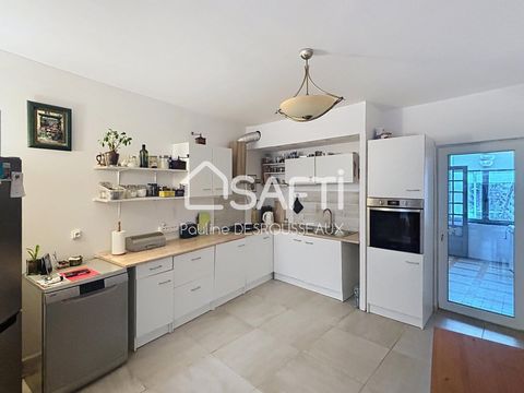 Située dans la charmante ville de Le Cateau-Cambrésis (59360), cette maison semi-individuelle de 84 m² bâtie sur un terrain de 215 m², bénéficie d'un emplacement idéal proche des transports en commun. Sa proximité avec des établissements scolaires te...