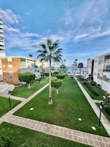 This apartment, situated on the second floor, presents a unique opportunity for renovation, boasting stunning frontal sea views just 50 meters from the beach. The layout includes a spacious living room that opens onto a delightful terrace, perfect fo...