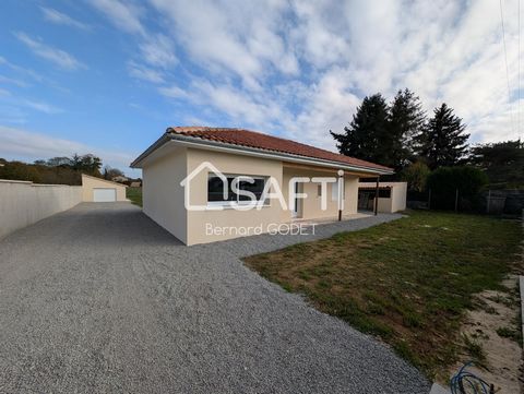 Maison des années 70 entièrement rénovées sur un terrain clôturé de 1000 m². Proche de Ruffec et de la RN10 . Venez découvrir cette charmante maison de campagne qui se compose d'une pièce de vie lumineuse ouverte sur la cuisine, de trois chambres et ...