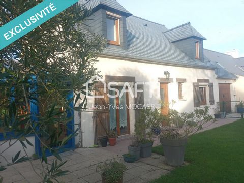 I am pleased to offer you, located in Pleyben (29190), this charming house of 130 m² on a plot of 613 m² offering a peaceful living environment in a small private subdivision. Built in 1984, it includes 6 rooms plus a 19 m² veranda, 5 bedrooms includ...