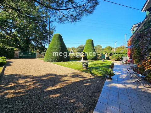 Située à proximité immédiate de Saumur, cette superbe longère en pierre s’érige au cœur d’un magnifique parc paysager et arboré de 4800 m² environ, offrant un cadre de vie exceptionnel. Exposée plein sud, la propriété bénéficie d’une luminosité optim...