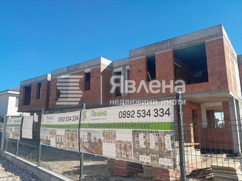 Yavlena présente à votre attention une nouvelle maison dans le quartier. Belomorski. Le complexe se compose de 15 maisons et est construit de la manière la plus moderne et la plus moderne - une combinaison parfaite de style, de confort et de qualité ...