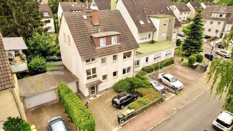 Appartementsgebouw in Frankfurt Zeilsheim met 3 wooneenheden, volledig verhuurd, met tuin en 3 parkeerplaatsen Het appartementengebouw is gelegen op een rustige maar centrale locatie in Frankfurt Zeilsheim. Zeilsheim wordt gekenmerkt door een goede i...