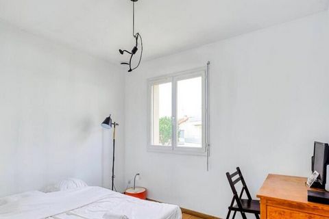 Questa affascinante casa di 85 metri quadrati a Tolosa offre un soggiorno confortevole per un massimo di sei persone. Con tre camere da letto, di cui due letti matrimoniali e un divano letto, offre ampio spazio e spazio per la vostra comodità. La cas...