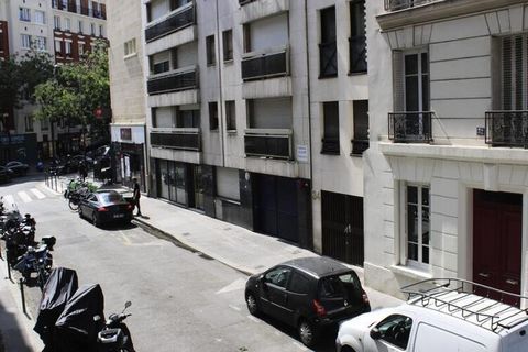 Dieses geräumige, 50 Quadratmeter große Apartment im begehrten 16. Arrondissement von Paris ist ein idealer Rückzugsort für bis zu 4 Gäste und somit perfekt für Familien oder Freunde, die die Stadt besuchen. Dieses helle und einladende Apartment lieg...