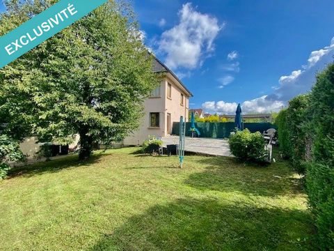 Situé à Courcelles-lès-Montbéliard (25420), cet appartement offre un cadre de vie paisible, dans un environnement campagnard, tout en restant proche des commodités essentielles. À proximité, on trouve une école, idéal pour les familles. Les arrêts de...