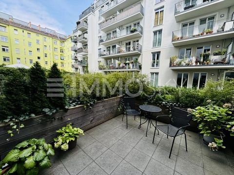 Sie träumen von einer Wohnung mit Terrasse im begehrten Samariterviertel? Diese helle und sonnige 51 Quadratmeter große 2-Zimmer-Wohnung befindet sich in einem modernen Neubau im beliebten Samariterkiez in Berlin-Friedrichshain. Perfekt für Singles, ...