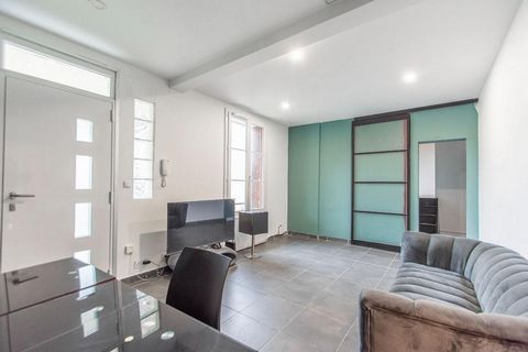 A DEUX PAS DES ECOLES ET DES COMMERCES, maison individuelle comprenant séjour, cuisine aménagée donnant sur terrasse et jardin, 3 chambres, salle d'eau, rangements, garage attenant et terrain 271 m². PROCHE ACCES NATIONALE 20. Prix: 289 000 euros don...