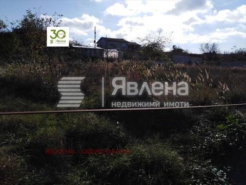 Yavlena - Varna offers for sale a regulated plot of land with a detailed development plan, located in the Kochmar area, within walking distance from the Vazrazhdane district, public transport stops and grocery stores. Excellent access via asphalt roa...