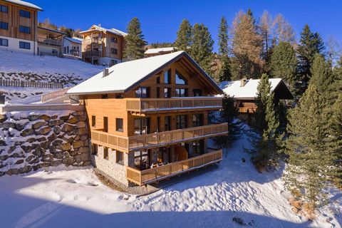 Dieses luxuriöse Chalet befindet sich im kleinen Ferienpark Resort Turrach Lodges, der Ende 2021 eröffnet wurde. Es befindet sich auf der Turracher Höhe in einer gesunden Höhe von 1.700 m, an der Grenze zwischen Kärnten und der Steiermark, 4 km vom Z...