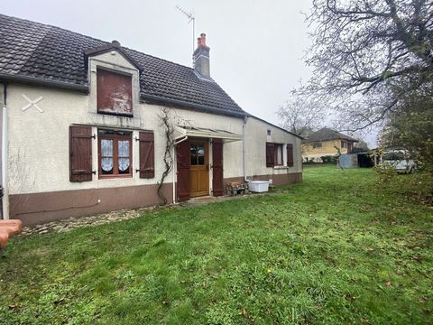 Charmantes traditionelles einstöckiges Haus in einem ruhigen und grünen Weiler, nur 25 Minuten von Nevers entfernt und in der Nähe von Decize. Ideal gelegen in einer idyllischen Umgebung, bietet dieses Haus einen schönen Blick auf die umliegende Land...