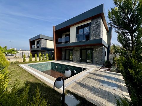 Villa te koop in Kusadasi Sogucak gebied Binnen 350m2 grond Onze villa is 200 meter² open keuken woonkamer vier slaapkamers Drie badkamertoiletten Met automatische rolluiken Smart Home-systeem Vloerverwarming Neem contact met ons op voor uitgebreide ...