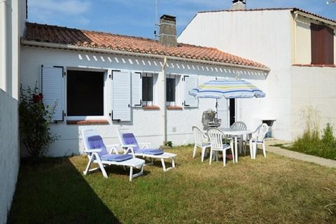 Hier finden Sie eine detaillierte Beschreibung der Unterkunft: Willkommen in diesem charmanten Apartment in Saint-Gilles-Croix-de-Vie, nur 500 Meter vom Strand Boisvinet entfernt. Dieser Ort ist mit seinem großen Garten und den Gartenmöbeln ideal für...