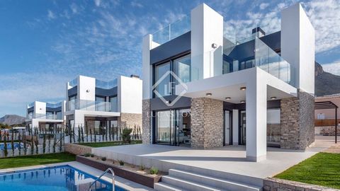 New villa with sea views in Colònia de Sant Pere. This exclusive development consists of 27 luxury villas boasting stunning sea views, located in the heart of the charming coastal village of Sa Colònia. Designed to combine privacy, comfort, and energ...