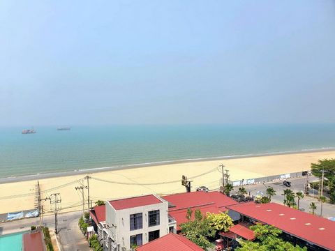 Upplev den ultimata Jomtien Beach livsstil med denna charmiga lägenhet med 1 sovrum på Neo Sea View, bara några steg från sanden! Storlek och layout: Mysig 30 kvm, 1 sovrum, 1 badrum, perfekt för singlar eller par. Oslagbart läge: Beläget vid Neo Sea...