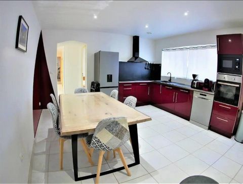 Local commercial transformé en appartement exploité en location saisonnière