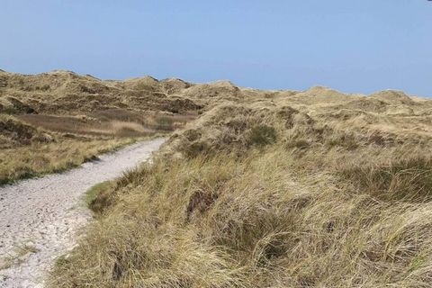 Thatched cottage with sauna and a perfect location in Henne Strand on a large dune plot. The cottage has a large cozy terrace, which gives a feeling of patio. There is a sandbox for the kids. Here the sun can be enjoyed undisturbed all day long shelt...
