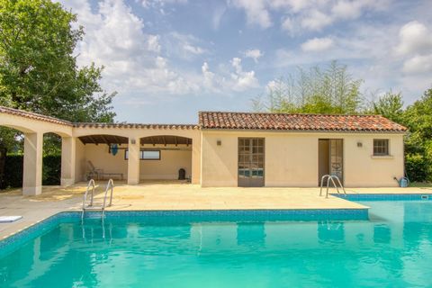 Propriété 180m2 avec piscine, pool-house, carport et grand jardin arboré