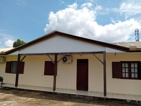 Une petite villa au bord de l'eau