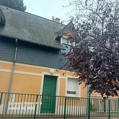 Charmante Maison située sur les hauteurs de Trouville sur mer,composée de 3 Pieces dont 2 chambres,sur un terrain clos. fermé