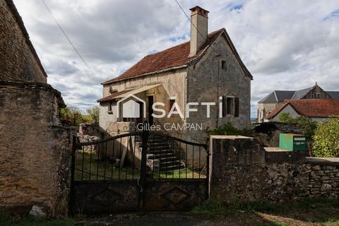 Maison de village ancienne.