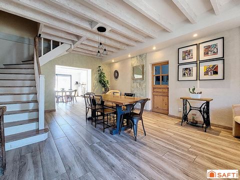 Au cœur du village, maison de 155 m² + bureau indépendant de 25 m², idéal profession libérale ou télétravail.