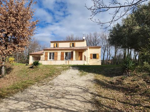 Belle maison traditionnelle en campagne de Viens et face au Luberon