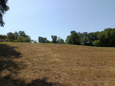 Terrain constructible de 2029m²