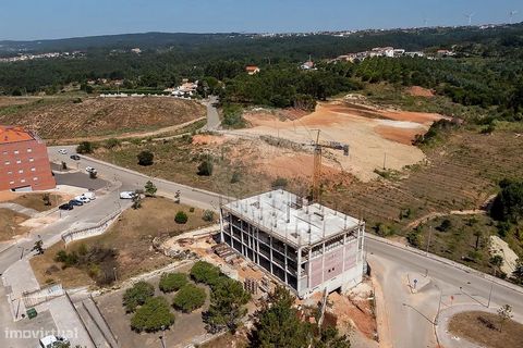 Quinta dos Condados – Parcelle I | FIGUEIRA DA FOZANous vous présentons Quinta dos Condados – Lote I, un développement exclusif de l’architecture contemporaine, dont la construction est prévue en 2027. Disponible en typologies T1, T2, T3 et T2 Duplex...