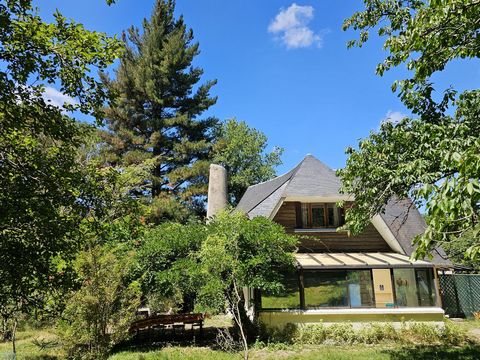 Propriété avec piscine sur 2 ha 6 + 2 logements indépendants