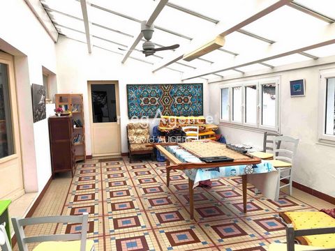 Arrière port - la Citadelle, beaux volumes pour cette maison à rafraîchir