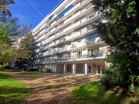 T5 de 98 m² - Secteur recherché avec cave et balcon !!