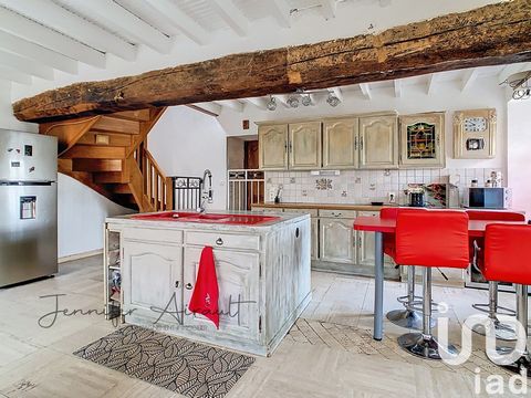 iad France - Jennifer Airault vous propose: *** LUISETAINES *** village proche de toutes commodités. A 10 minutes de Longueville. Belle longère atypique avec cachet de l’ancien et beaux volumes comprenant une entrée avec véranda, une grande cuisine a...