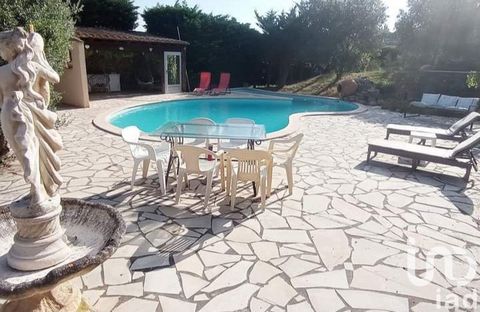 iad France - Aline Castro vous propose: À vendre : Charmante maison traditionnelle de 141m² avec piscine sur un terrain de 3050m² à Douzens Découvrez cette magnifique maison traditionnelle située dans le paisible village de Douzens, offrant un cadre ...