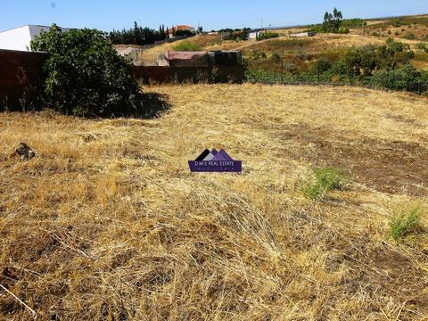 Land located in the parish of Odeleite with great access by tarmac road. Situated in a quiet area, ideal for those who appreciate tranquility and contact with nature. Just 20 minutes from Vila Real de Santo António this land with 544m2 has a storage ...