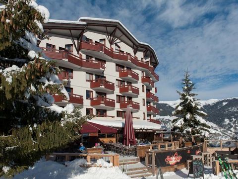 Your residence: This recent, wood-clad residence is located in the heart of the resort, the starting point for many hikes to discover the area. The apartments recently renovated are spacious and all of them have large balconies overlooking the Massif...