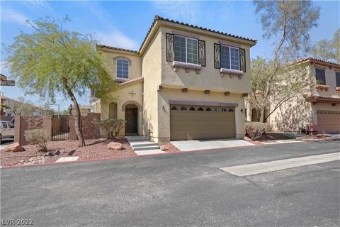 This home has been completely refreshed; Brand New Flooring Just Installed Throughout The Home By GemCore the Topaz Collection. GemCore States This Flooring Has A LIFE TIME Warranty For Residential Use, Is Heat Resistant & 100% Waterproof With Enhanc...