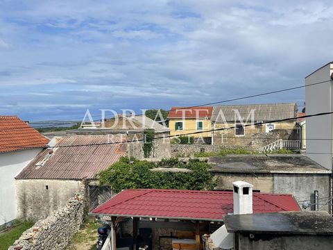HOUSE for sale as part of an old family property in the center of Vrsi. The property consists of two buildings (one on each plot) with the 100% built plot. - the project for which the building permit was issued covers both plots and maintains 100% of...