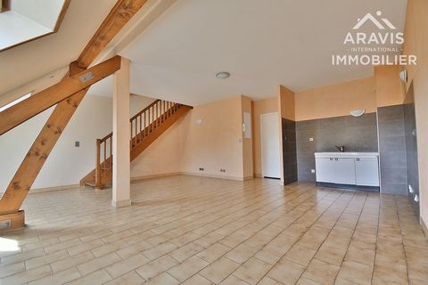 Pretty duplex of about 69 m2 (45.27 m2 carrez) enjoying a breathtaking view of the Dents de Lanfon and the magical castle of Menthon-Saint-Bernard. Located on the 2nd and last floor of a residence located 350 meters from the beach of Menthon-Saint-Be...