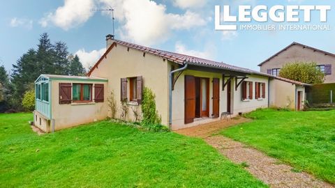 A25480SUG24 - A modern single storey house and garage at the edge of an ancient hilltop village high up above the gorge of the Auvézère river with spectacular surroundings. Although the house interiorly needs refreshing and currently has 2 bedrooms, ...