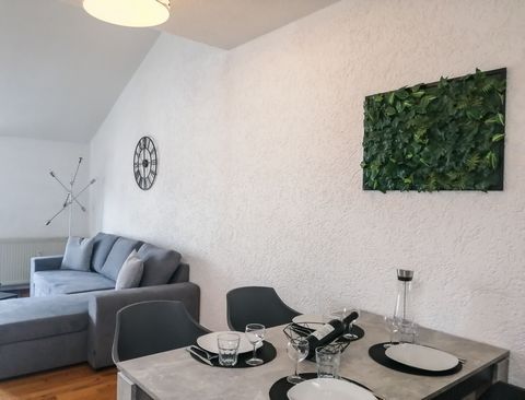 Welcome to this wonderful apartment, which offers you everything for a great stay in Limburg an der Lahn: → Wake up with a view of the cathedral in the comfortable four-poster bed. → second bedroom for 3rd & 4th guest. → Parking space in the undergro...