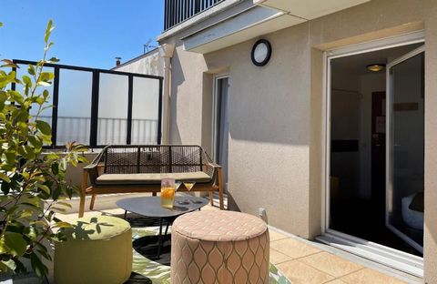 The residence is located 2.3 km from Paris Expo Porte de Versailles Exhibition Centre, and a 10-minute walk from the Malakoff-Plateau de Vanves Metro Station. The residence offers furnished studios with equipped kitchens and free WiFi access. Each st...