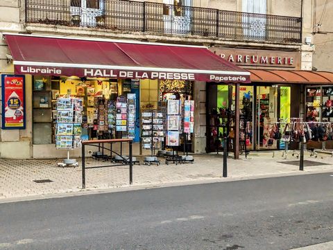 34240 Lamalou-les-Bains, City thermal dynamic 13,000 spa guests per year. A superb opportunity for this excellent business created in the 1950s. With an area of approximately 73 m2, this bookstore also benefits from 35 m2 of exterior surface area for...